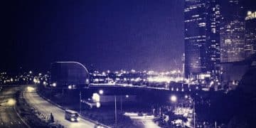 Connected Cars: How 5G Will Revolutionize US Traffic Management - Cover Image