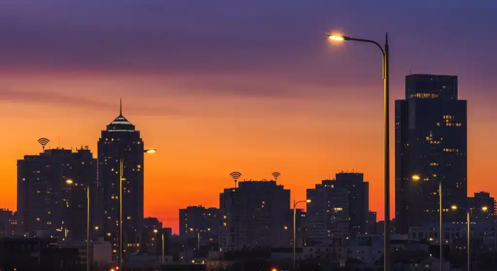 Smart Street Lighting: 30% Energy Savings by 2026 in US Cities